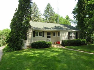 466 Hill St, Green Lake, WI 54941