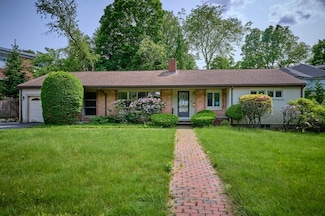 10 Nahanton St, Newton Center, MA 02459
