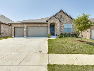5429 Lake Front Dr, Fort Worth, TX 76137