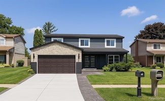 1784 Lakewood Dr, Troy, MI 48083