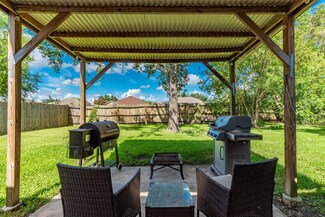 701 Landing Blvd, League City, TX 77573