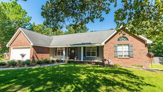 142 Green Bay Dr, Petal, MS 39465