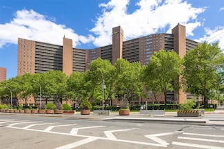 215 Park Row Unit 8B, New York, NY 10038