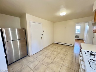 384 Market St Unit 2-L, Newark, NJ 07105