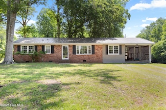 201 Mcarthur Dr, Jacksonville, NC 28546