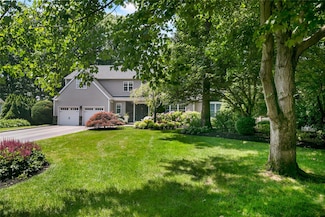 23 Wildflower Dr, Kings Park, NY 11754