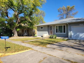 215 1st Ave NW, Ashley, ND 58413