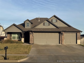 7413 S Hemlock Ave, Broken Arrow, OK 74011
