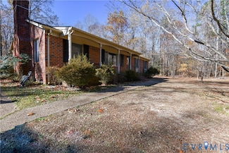 427 Pine Ln, King William, VA 23086