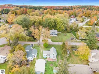 208 E 4th St, Northport, MI 49670