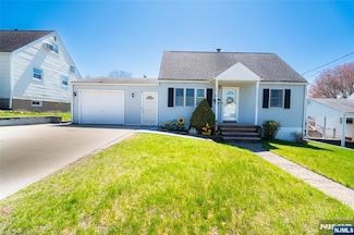 28 Overmount Ave, Woodland Park, NJ 07424