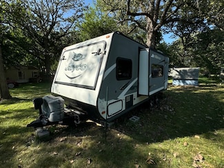 9-128 Woodhaven Lakes, Sublette, IL 61367