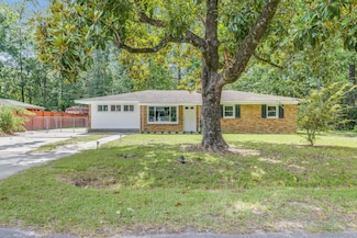 124 Helen Dr, Summerville, SC 29483