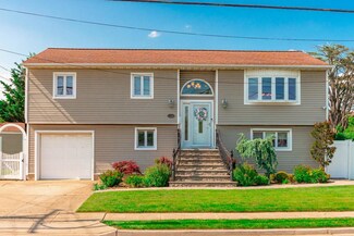 147 Mott St, Oceanside, NY 11572