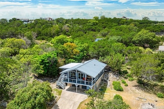 109 Loma Vista Dr, Kerrville, TX 78028