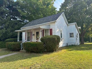 808 N West St, Winchester, IN 47394