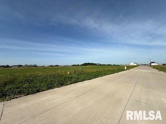 6819 Meghan Ave, Bettendorf, IA 52722