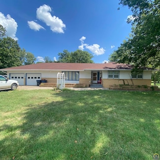 706 S 5th St, Osage City, KS 66523