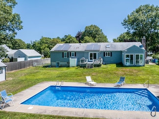 285 Prince Hinckley Rd, Centerville, MA 02632
