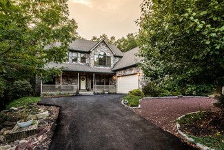 3 Pinewood Cir, Hazleton, PA 18202