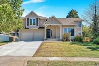 3342 SW Skyline Dr W, Topeka, KS 66614