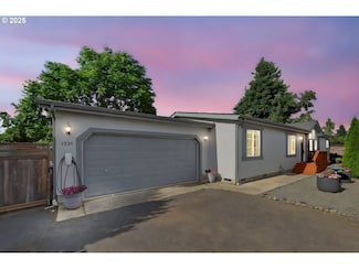 1320 T St, Springfield, OR 97477