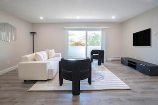 12 Presidential Dr Unit 4, Quincy, MA 02169