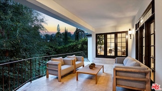 1163 Angelo Dr, Beverly Hills, CA 90210