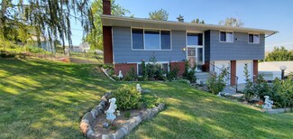 108 N 12th St, Selah, WA 98942