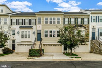 2033 Capstone Cir, Herndon, VA 20170