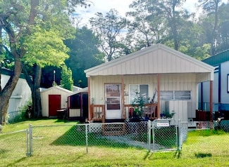 3800 W Bay Rd, Loon Lake, WA 99148