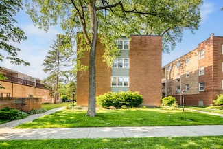 2725 Central St, Evanston, IL 60201