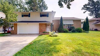 6155 Saint Joseph Dr, Seven Hills, OH 44131