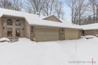 111 Sandy Point Dr Unit 10, Holland, MI 49424