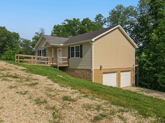 100 Oak Ridge Ln, Huntington, WV 25704
