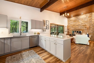 1418 Mill Rd, Delafield, WI 53018