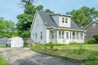 724 24th St, Des Moines, IA 50312