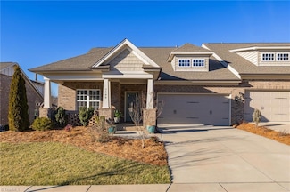 1009 Beechcrest Dr, Kernersville, NC 27284
