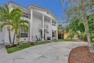 280 Lake Dr, Coconut Creek, FL 33066