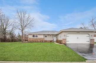 702 Barberry Rd, Highland Park, IL 60035