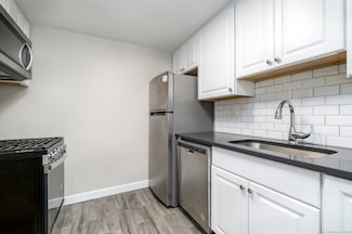 8 Clarmore Dr Unit 2B, Norwalk, CT 06850