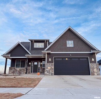 3717 Joyce Ln, Davenport, IA 52806