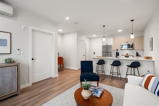 10 Somerset Ave Unit 405, Winthrop, MA 02152