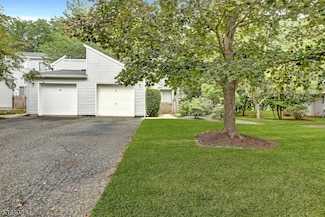 15 Krenkel Ct, Flemington, NJ 08822