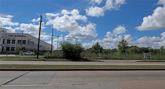 10525 Bissonnet St, Houston, TX 77099