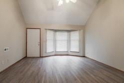 927 NW 62nd Terrace, Kansas City, MO 64118