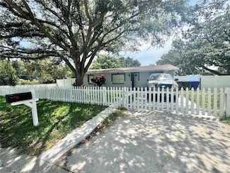 719 N Lavon Ave, Kissimmee, FL 34741