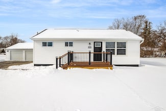 637 S 26th St, Saginaw, MI 48601