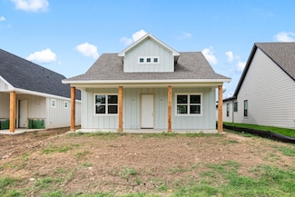 207 W 7th St, Justin, TX 76247