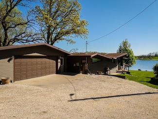 2142 Pine Bend, Garwin, IA 50632